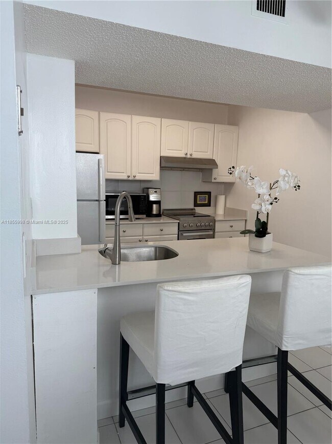 Building Photo - 1390 Ocean Dr