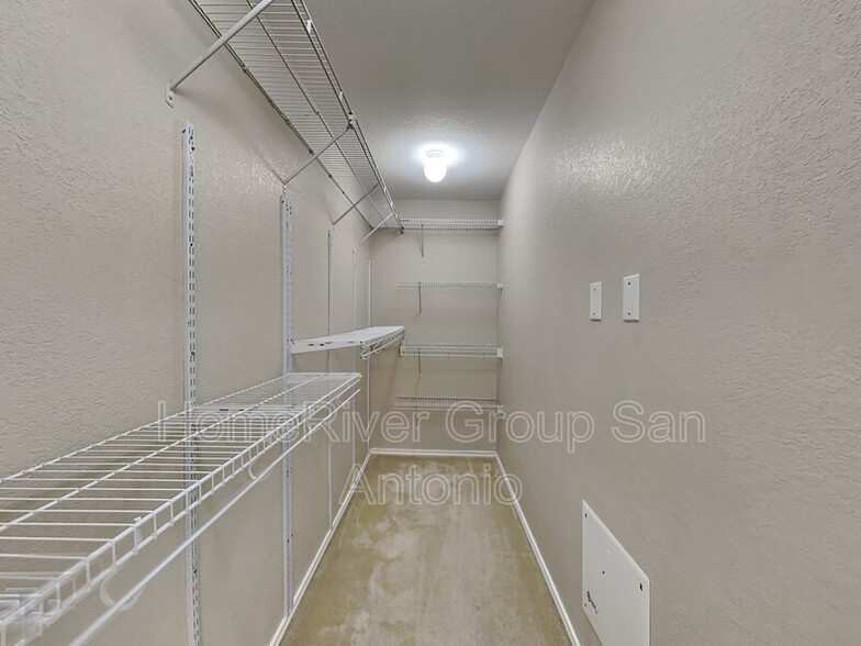 Building Photo - 128 Gatewood Bay