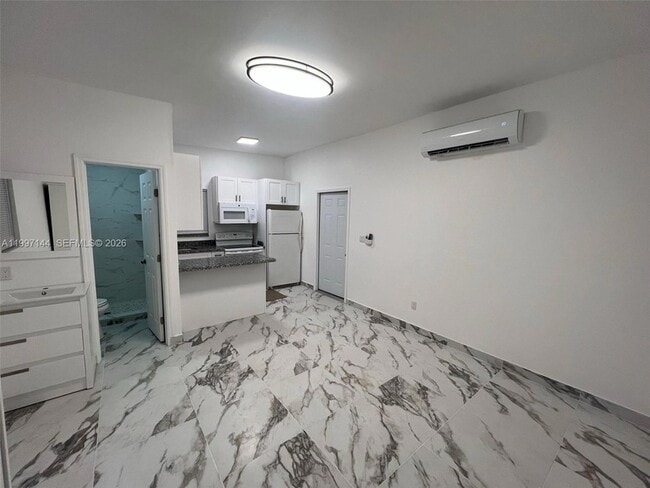 Building Photo - 1720 NW 180th Terrace