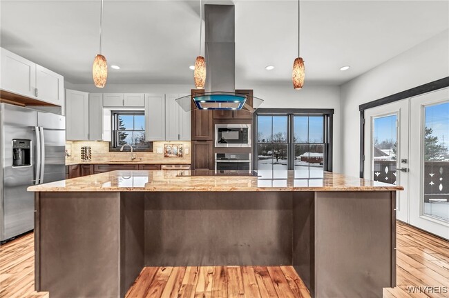 Building Photo - 4775 Boncrest Dr E