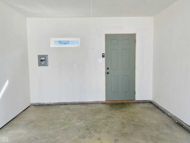 Building Photo - 734 Orange St