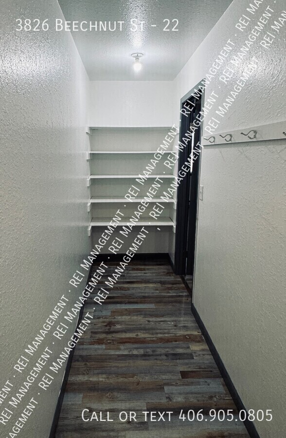 Building Photo - 3826 Beechnut St