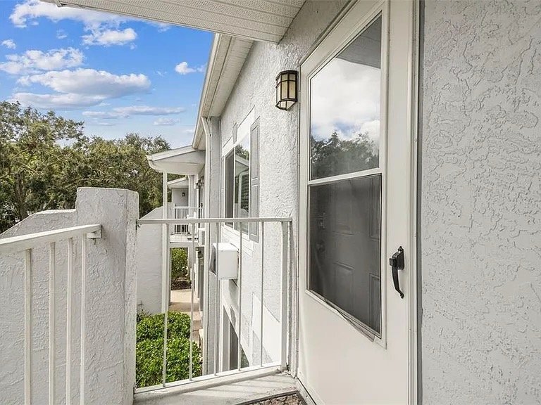 Building Photo - 4134 Dolphin Dr