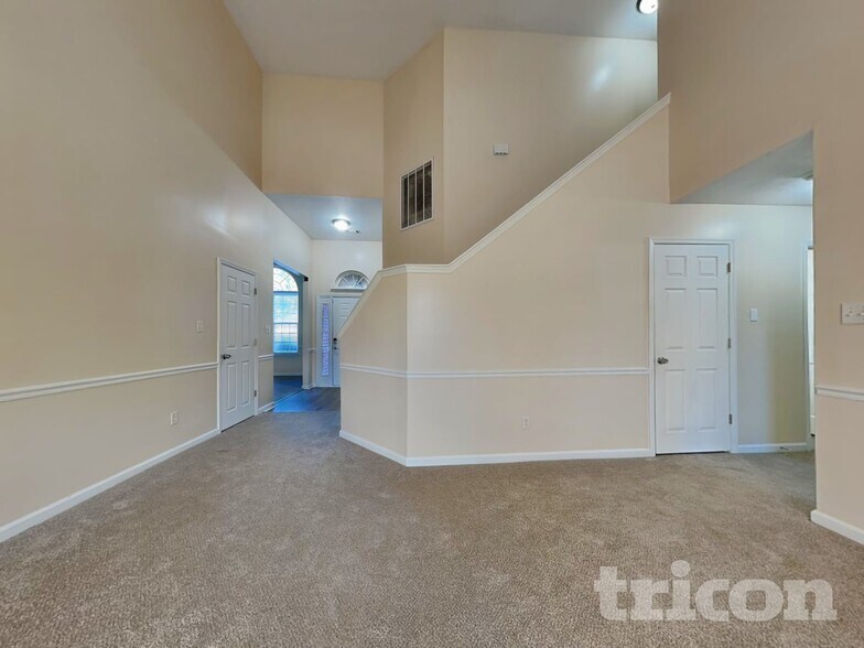 Building Photo - 7617 Senators Ridge Dr