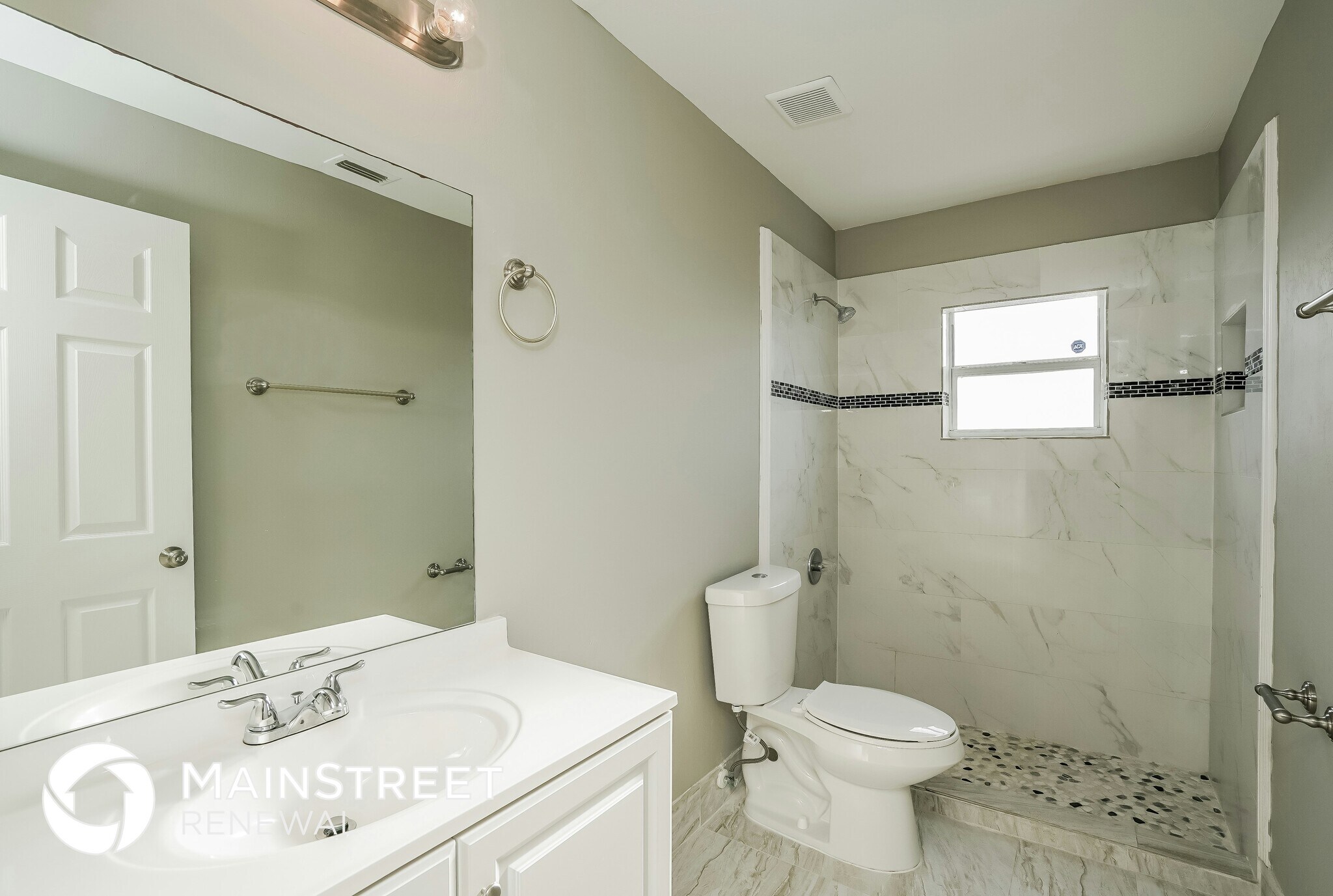 Building Photo - 2701 36th St SW