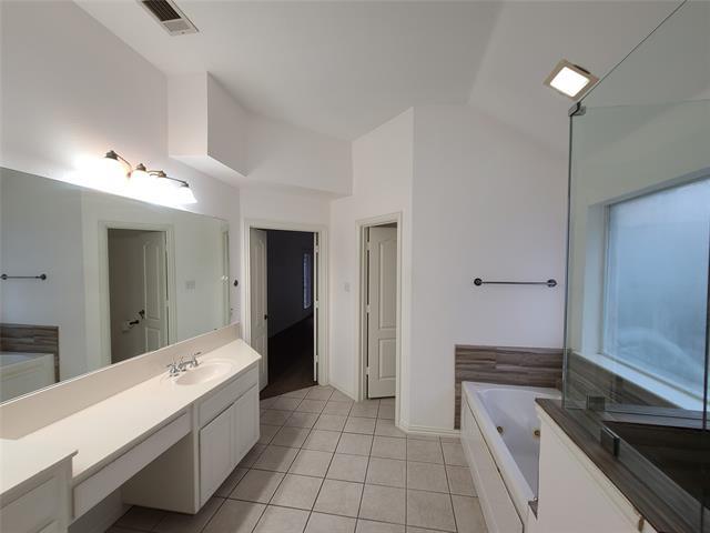 Building Photo - 622 Manchester Dr