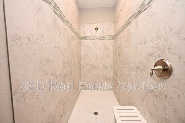 Building Photo - 5507 Freesia Dr