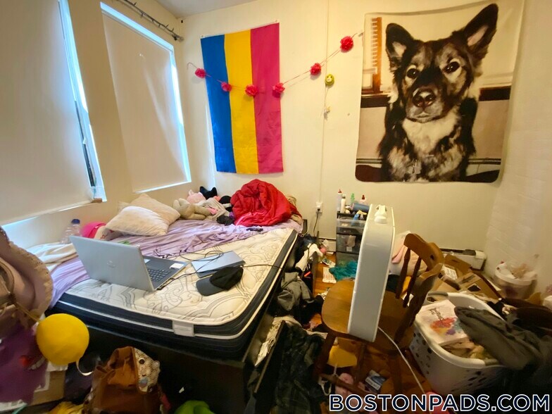 Building Photo - 46 Park Vale Ave