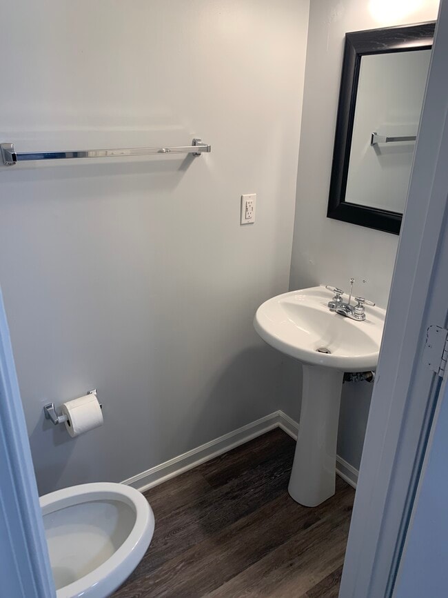 Building Photo - 4622 Deepwood Ct