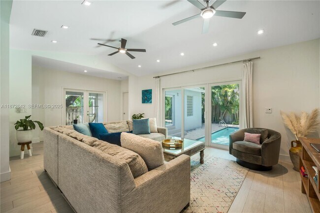 Building Photo - 4183 Pamona Ave