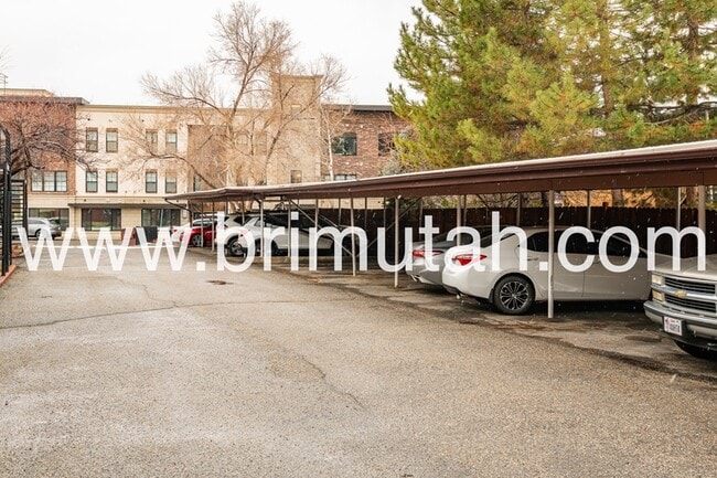 Building Photo - 2241 E Laney Ave