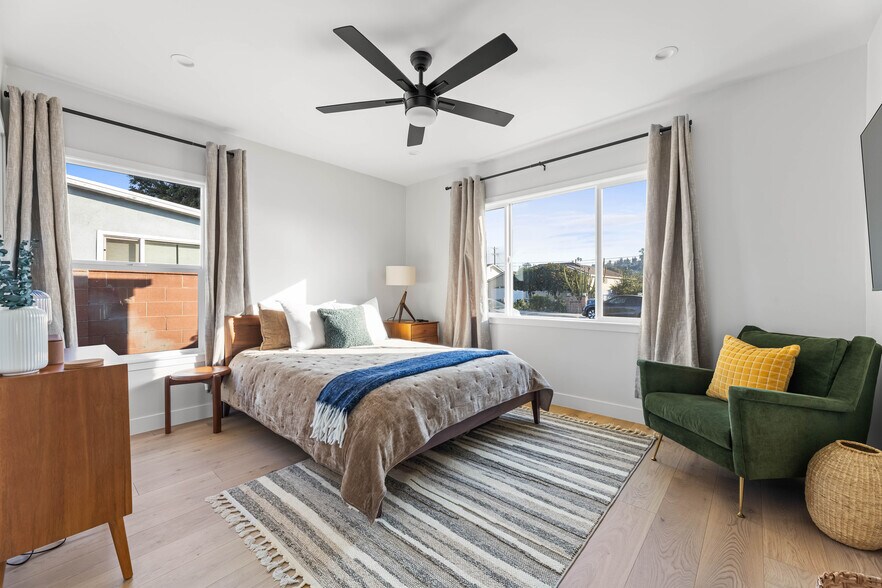 Master bedroom with en-suite bathroom. Natural sunlight, all West Elm furniture and flatscreen TV. - 1823 N Ditman Ave