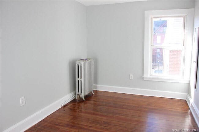 Building Photo - 1330 Chapel St