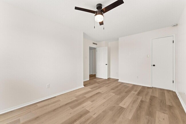 Building Photo - 15205 Cavalier Canyon Dr