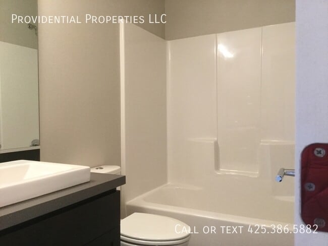 Building Photo - 1571 139th Ln NE