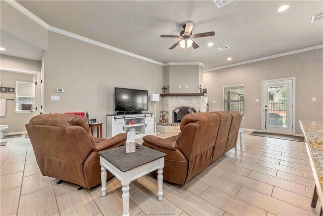 Building Photo - 2614 Kinnersley Ct