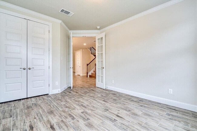 Building Photo - 6513 Folsom Ave