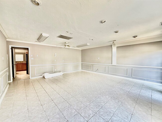 Building Photo - 8815 Champion Springs Cir