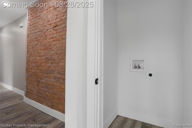 Building Photo - 5122 W Chicago