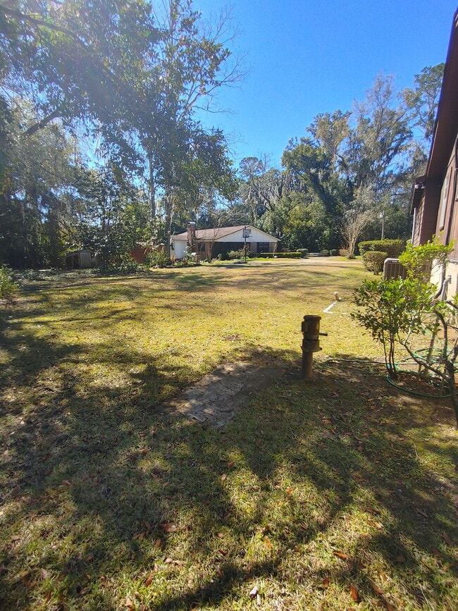 Building Photo - Beautiful 4Bd/2BA Right off Miccosukee Rd.