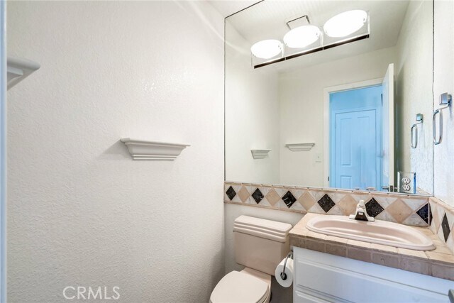 Building Photo - 2213 Marshallfield Ln