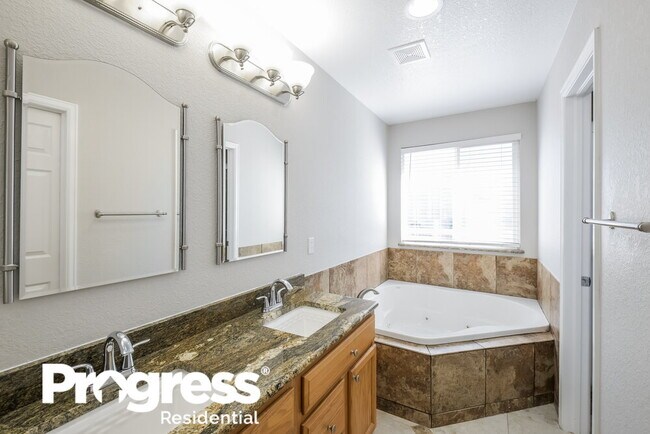 Building Photo - 4223 Pioneer Pl