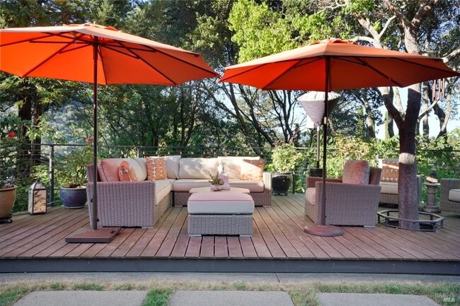 Building Photo - 10 Idlewood Rd