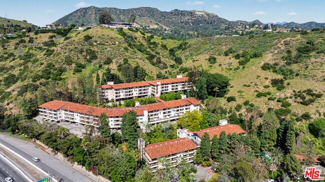 Building Photo - 2700 Cahuenga Blvd