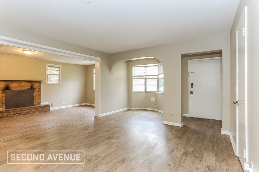 Building Photo - 5110 Dostie Dr S