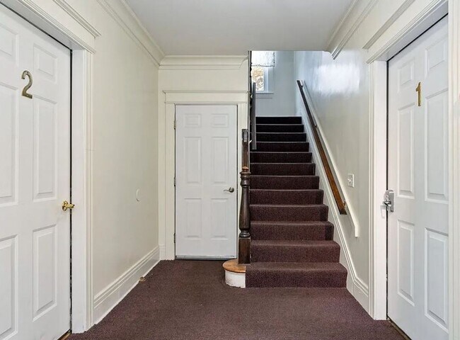 Building Photo - 2729 Dewey Ave