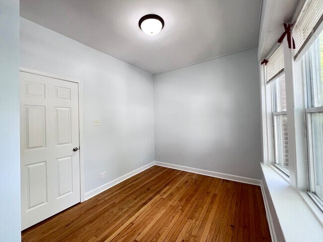 Building Photo - 2707 E 78th St