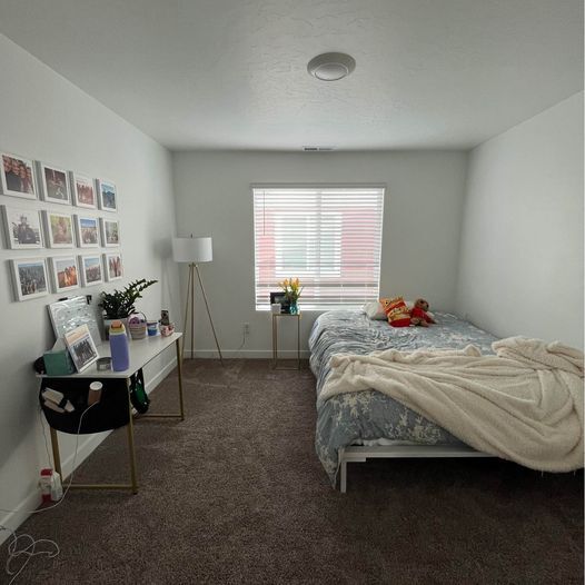 Building Photo - 368 N Passage Ct