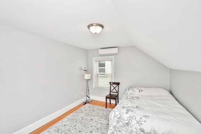 Building Photo - 182 Princeton St