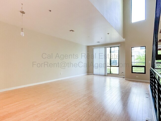 Building Photo - 203 Palisade Dr