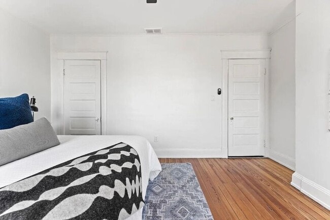 Building Photo - 3639 Columbus Ave