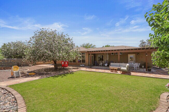 Building Photo - 5936 Anapaula Dr