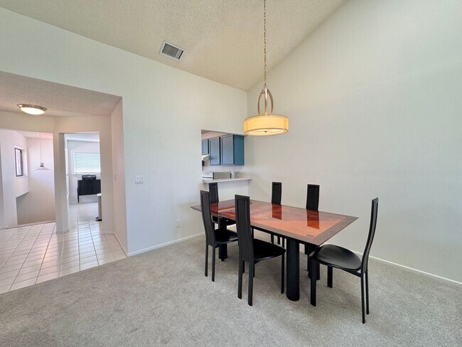 Building Photo - Winterset Condo with Gorgeous Sunset Views!