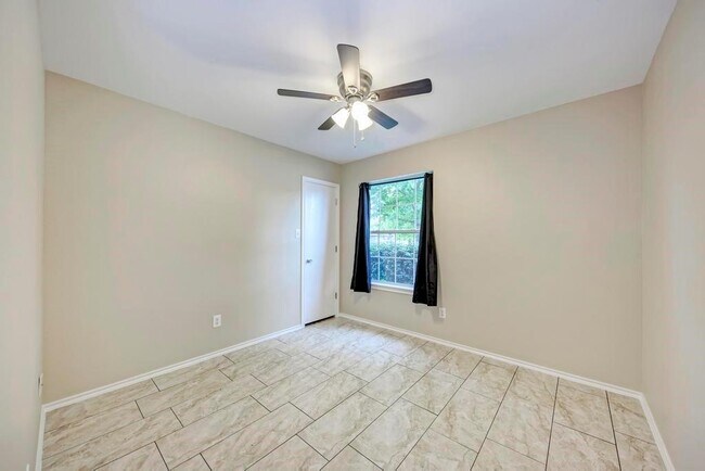 Building Photo - 311 Indian Meadow Dr