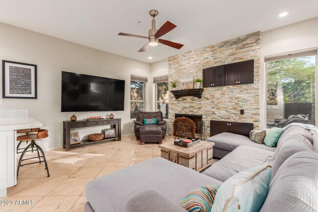 Building Photo - 8919 E Cll Del Palo Verde