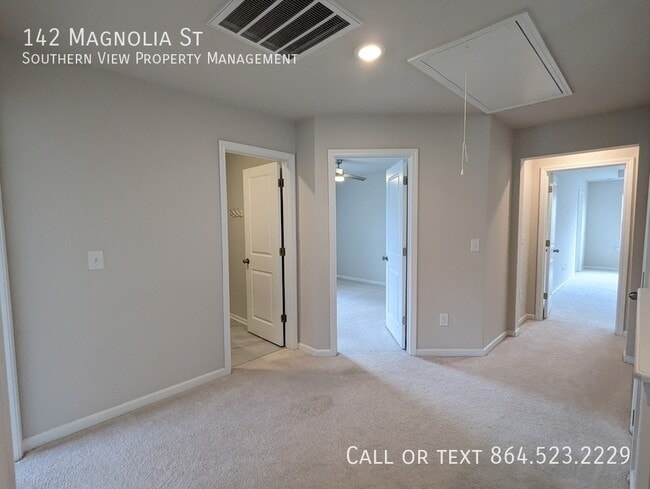Building Photo - 142 Magnolia St