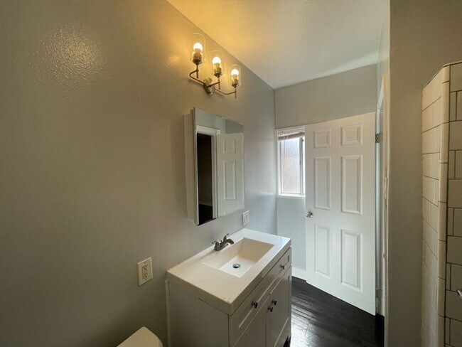 Building Photo - LINDEN 2470