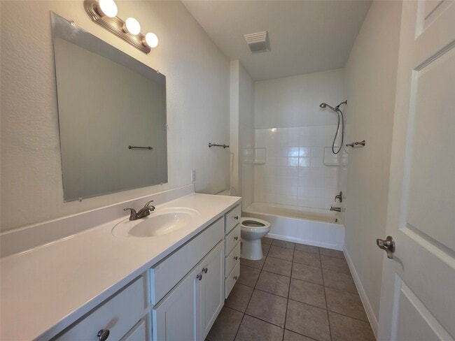 Building Photo - 6223 Lacey Oak Dr