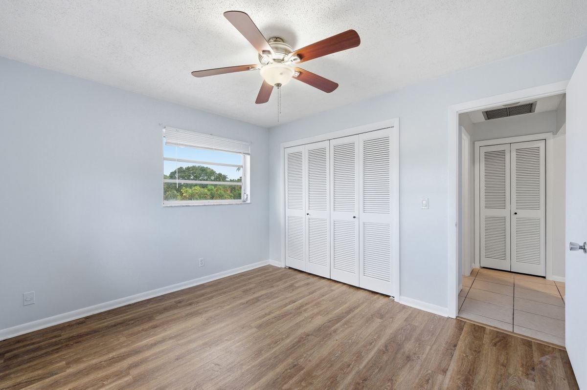 Building Photo - 410 W Palm St