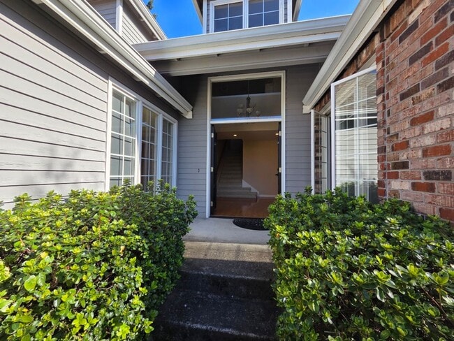 Building Photo - 4Bd/2.5Ba Bellevue House