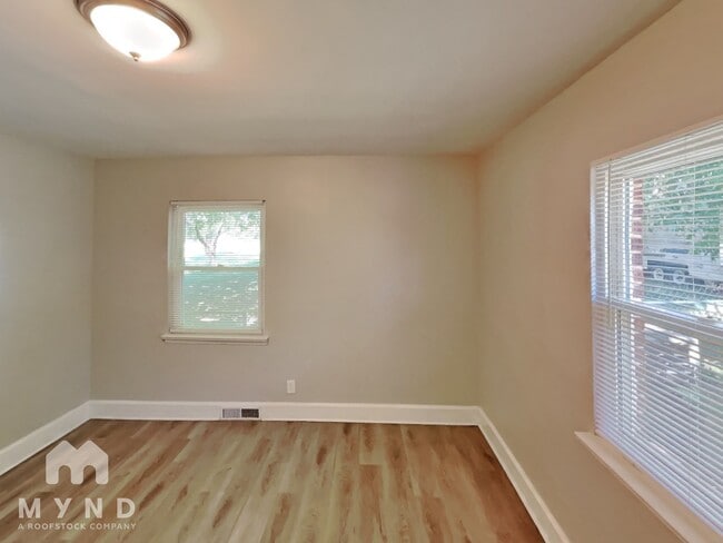 Building Photo - 4922 Statesville Rd