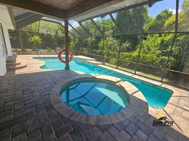 Building Photo - 139 Riverwalk Ct