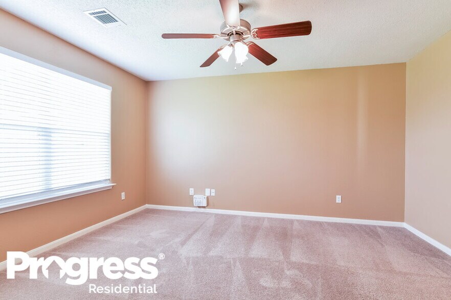 Building Photo - 29006 Red River Loop