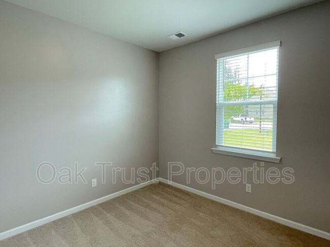 Building Photo - 217 Lapping Waters Dr