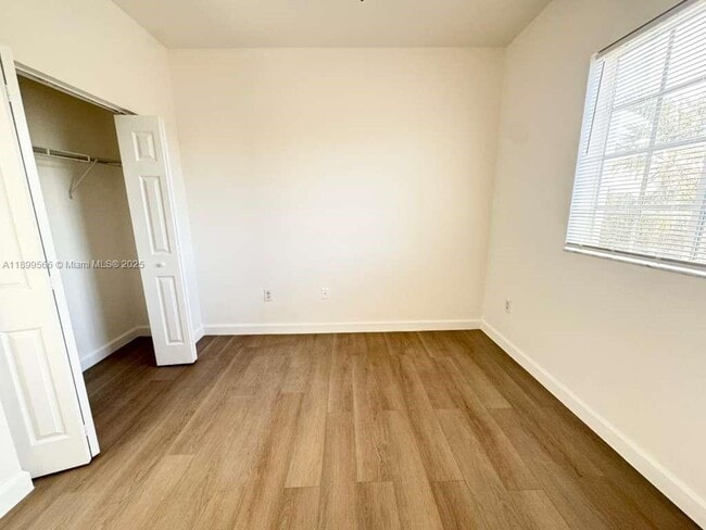 Building Photo - 2962 NW 35th Ave