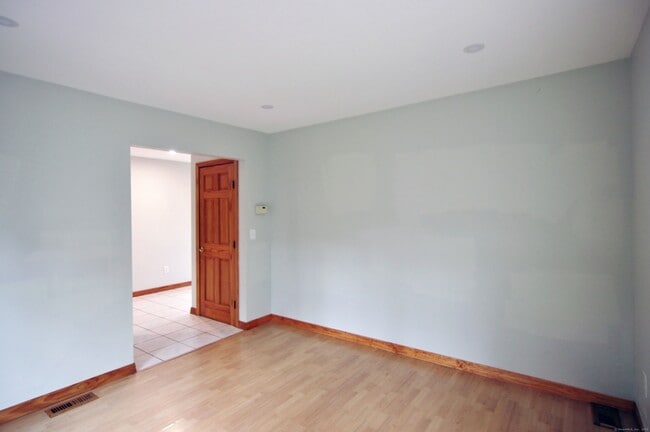 Building Photo - 290 Folino Dr
